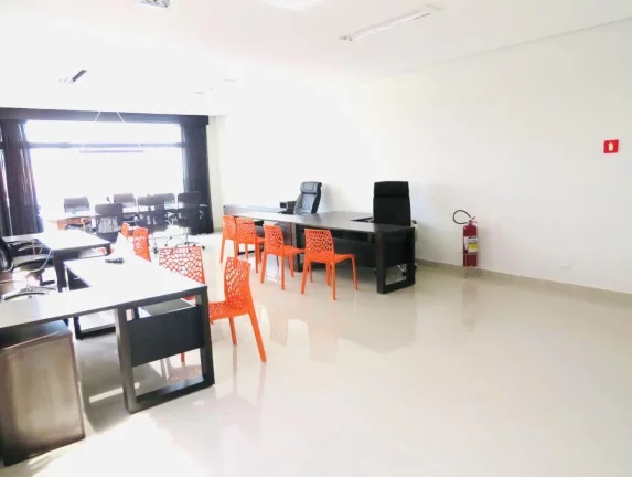 Imagem Prédio Comercial à Venda em Santa Felicidade – 622m², 8 Vagas