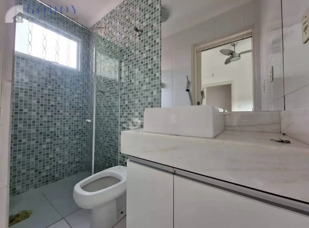 Imagem Casa Aconchegante com 3 Dormitórios e Garagem Coberta!