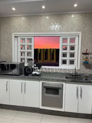 Imagem Casa Maravilhosa no Condomínio Portal da Serra – 5 Dormitórios | 2 Suítes | Ampla e Sofisticada! Se você procura espaço, conforto e segurança em um só lugar, essa é a casa perfeita para sua família!