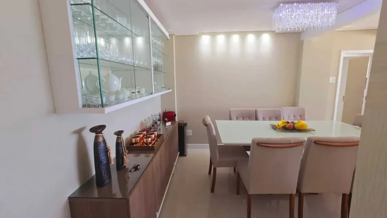 Imagem Apartamento frente mar mobiliado com 2 dormitórios e 1 vaga em Balneário Camboriú/SC