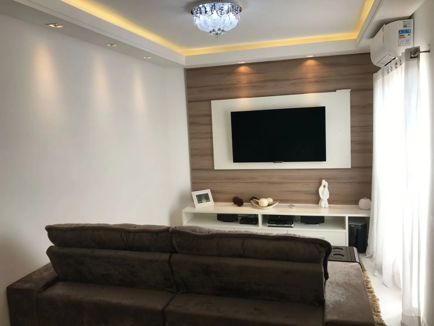 Imagem Apartamento à venda 3 Quartos, 2 Suites, 2 Vagas, 153M², Esplanada Independência, Taubaté - SP | Condomínio Solar Flamboyant