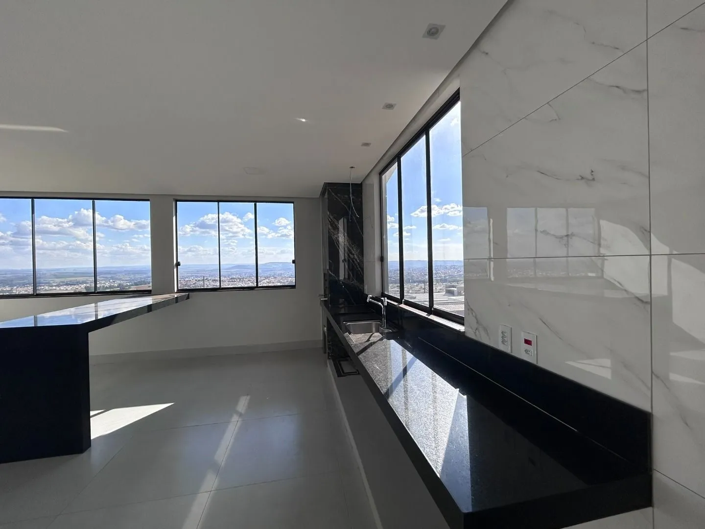 Imagem Casa com 1 dormitório à venda, 140 m² por R$ 475.000,00 - Afonso Queiroz - Patos de Minas/MG