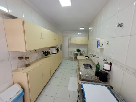 Imagem APARTAMENTO AMPLO, 1ª QUADRA NA PRAIA, COM 3 DOMITÓRIOS, SENDO 1 SUÍTE, 1 VAGA PARA AUTO