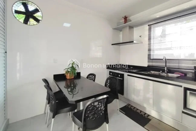 Imagem Localizada na vibrante cidade de Campinas, esta espaÃ§osa casa oferece uma experiÃªncia de moradia Ã...