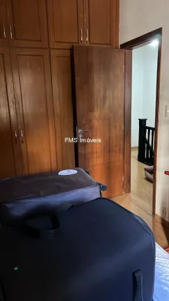Imagem Imperdível Casa à Venda em São Paulo-SP, na Vila Mariana: 3 Quartos, 1 Suíte, 2 Salas, 2 Vagas de Garagem - 140m² de Área.