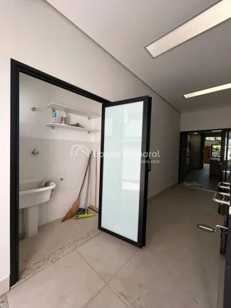 Imagem Casa moderna e confortável à venda, projetada para oferecer praticidade e bem-estar em todos os am...