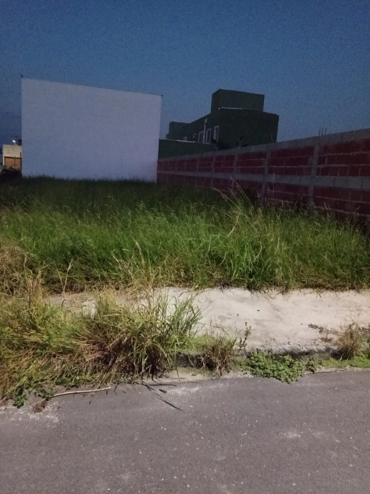 Foto do imóvel Terreno à venda 250M², Residencial e Comercial Portal dos Eucaliptos, Pindamonhangaba - SP