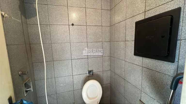 Imagem Casa à venda e locação no bairro São Sebastião, Uberaba - 3 dormitórios e quintal