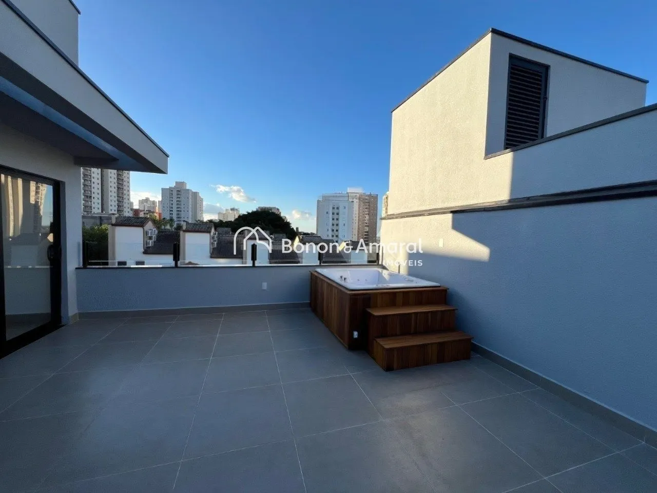 Imagem Casa triplex em condomínio com 3 suítes, automação, aquecimento solar, 168 m² no Chácaras Primavera
