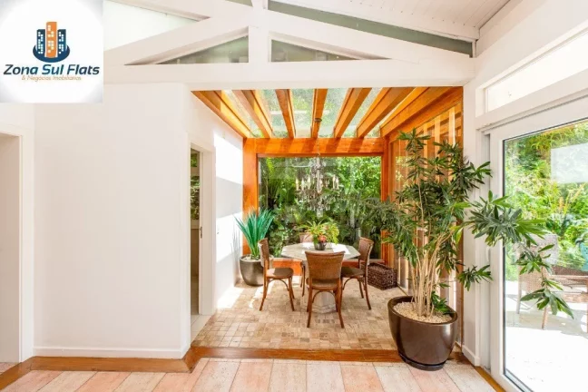 Imagem Casa Alto Padrão à Venda No Morumbi Com 4 Suítes e 6 Vagas - Condomínio Fechado