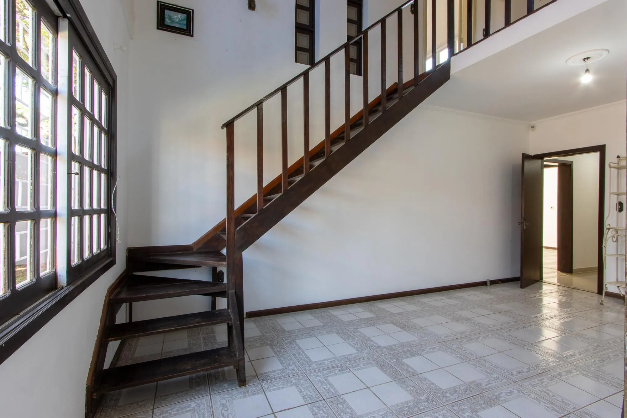 Imagem Casa Residencial à Venda no Bairro Guarujá, Porto Alegre, RS
