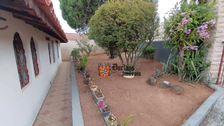 Imagem Chácara com 4 dormitórios à venda, 1020 m² por R$ 859.900,00 - Jardim Centenário - Atibaia/SP
