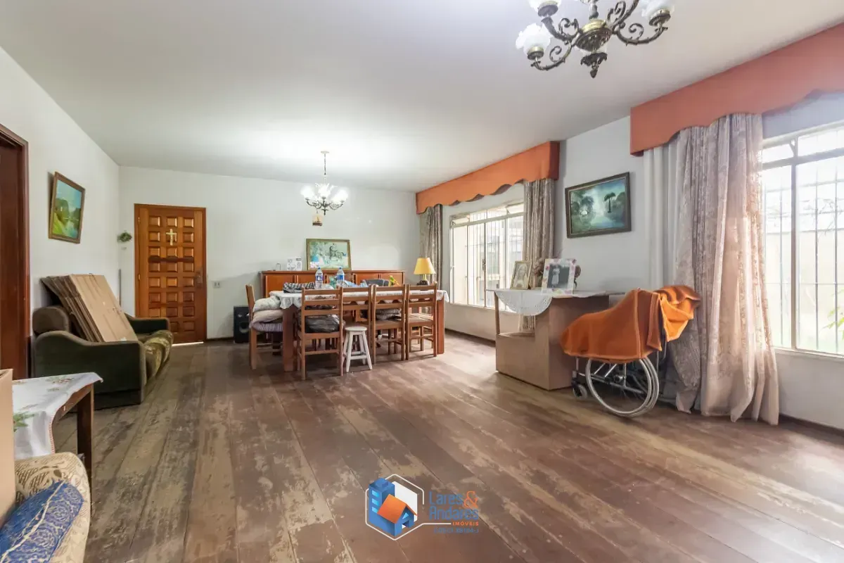 Imagem Sobrado para venda em Conjunto Residencial Jardim Canaã com 4 quartos, sendo 1 suíte, 382m²
