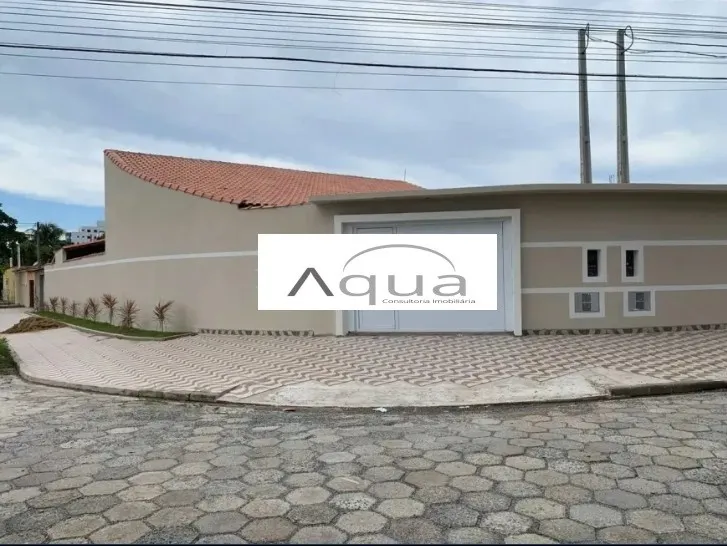 Imagem Casa para Venda em Mongaguá, Plataforma, 3 dormitórios, 1 suíte, 2 banheiros, 2 vagas
