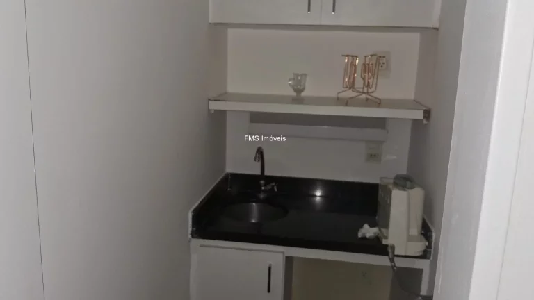Imagem Conjunto Comercial de Alto Padrão à Venda em Indianópolis, São Paulo-SP: 6 salas, 2 vagas, 80m² de Área!