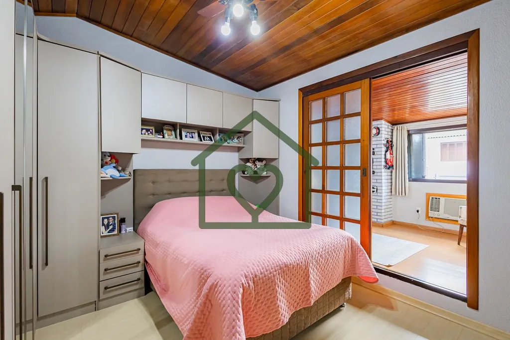 Imagem Descubra seu novo lar no coração do Jardim Ypu, uma das áreas mais residenciais de Porto Alegre. ...