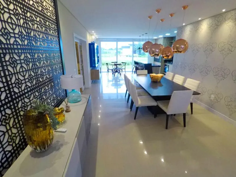 Imagem Casa em Condominio 4 Dormitórios - Bairro --