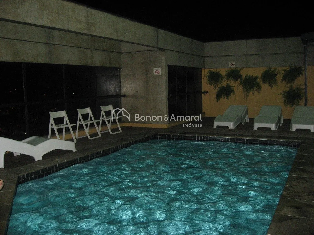 Imagem Apartamento charmoso com vista para a praça