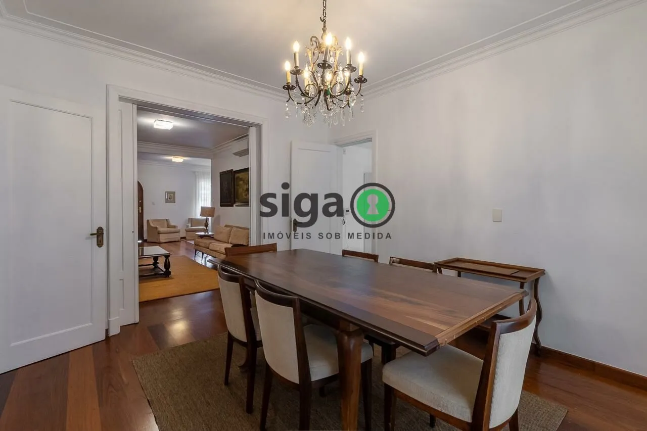 Imagem Casa Assobradada no Jardim Europa, com 3 suítes, Mobiliado, 2 vagas, para Venda ou locação.