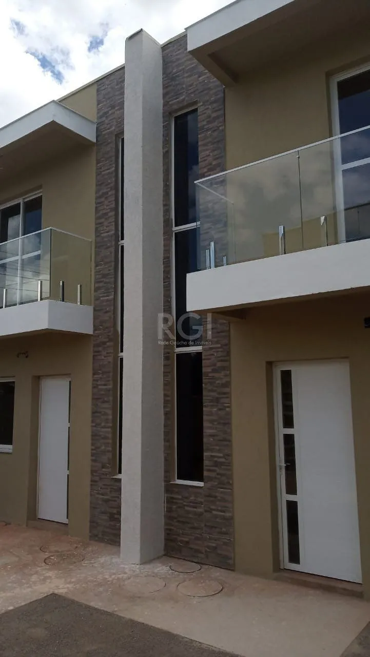 Imagem Sobrado 2 dormitórios, vaga de garagem, Bairro Passos dos Ferreiros