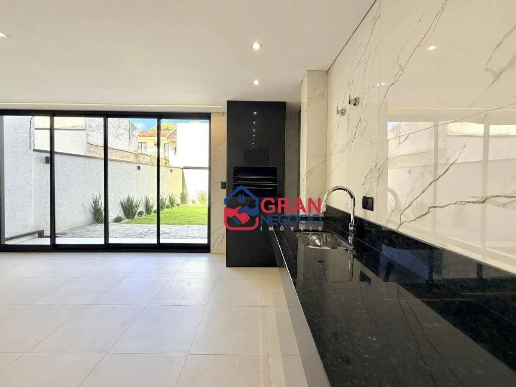 Imagem Triplex de Alto Padrão à Venda - Bairro São Pedro / SJP