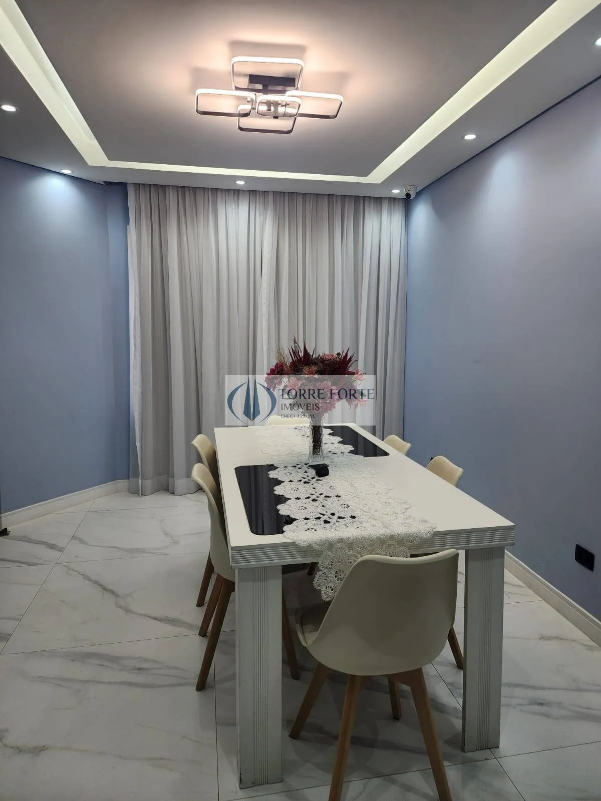 Imagem Sobrado com 3 quartos 2 suites , Picina ,5 vagas no Parque do Carmo.