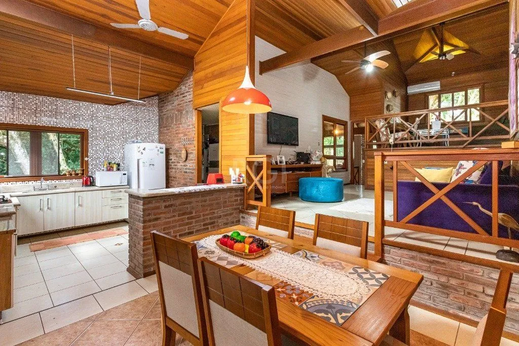 Imagem Casa de Condomínio em Elsa
