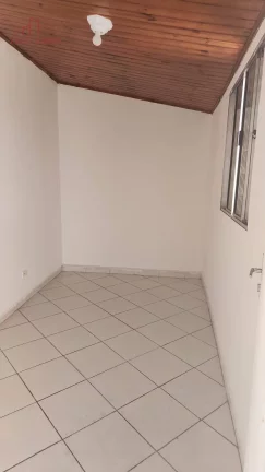 Imagem Casa para locação - 2 dormitórios e vaga de garagem