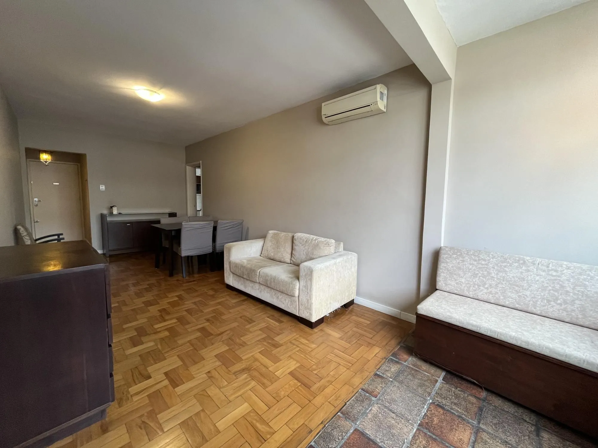 Imagem Apartamento de dois quartos e uma vaga de garagem no bairro Auxiliadora em POA