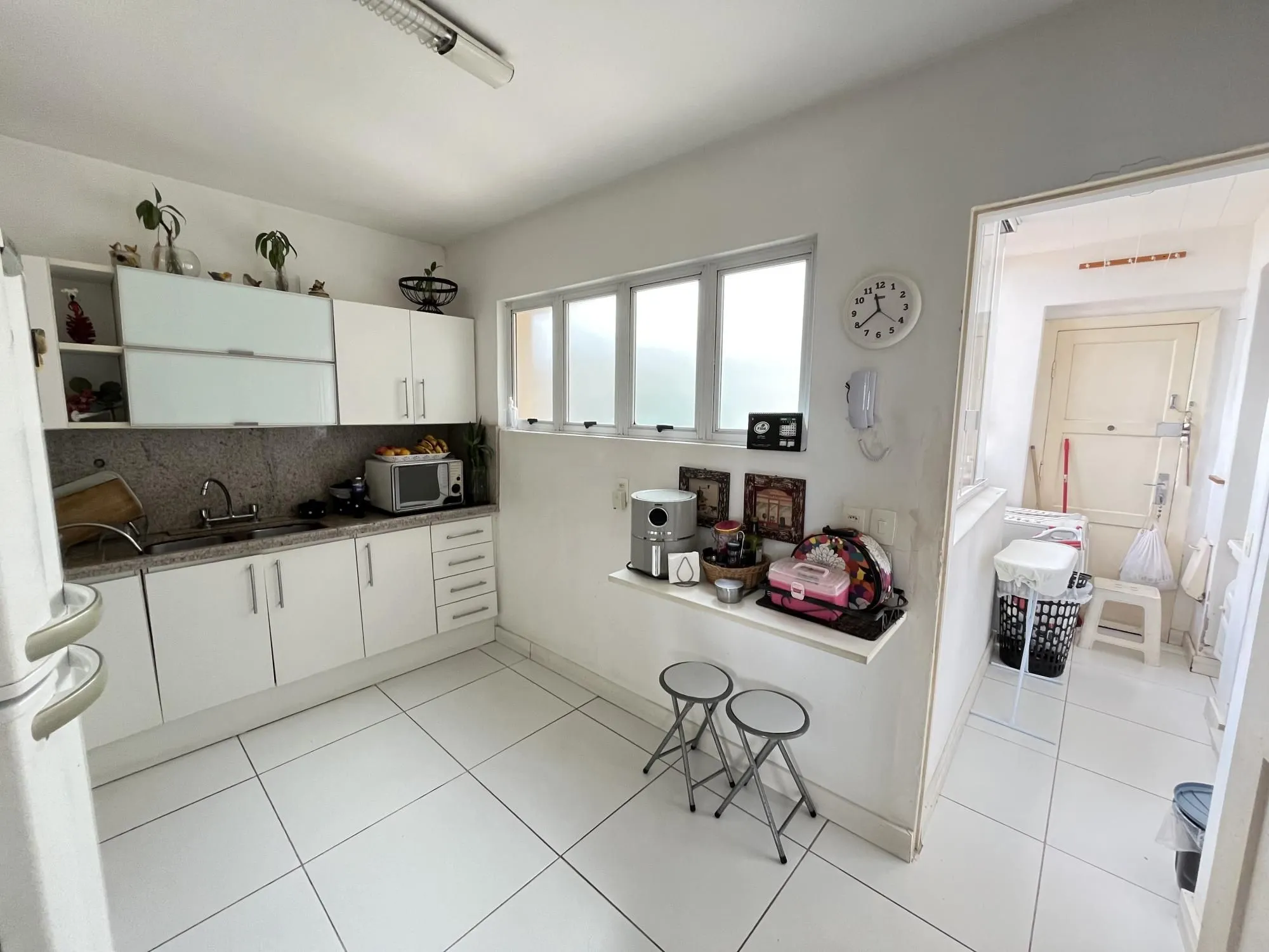 Imagem 3 quartos, gabinete ou 4º quartos e 1 vaga de garagem junto ao Moinhos de Vento