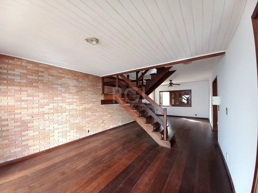 Imagem Casa para Venda - 224m², 3 dormitórios, sendo 1 suites, 3 vagas - Santana