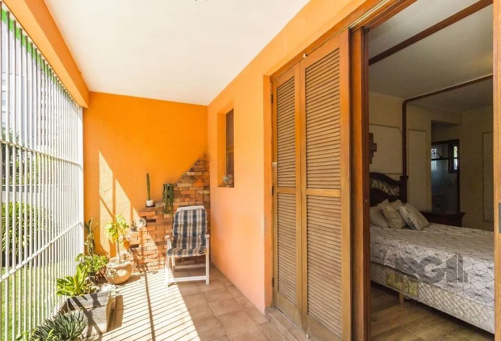 Imagem Casa 470m² - 4 dormitórios, 5 vagas no bairro Jardim São Pedro