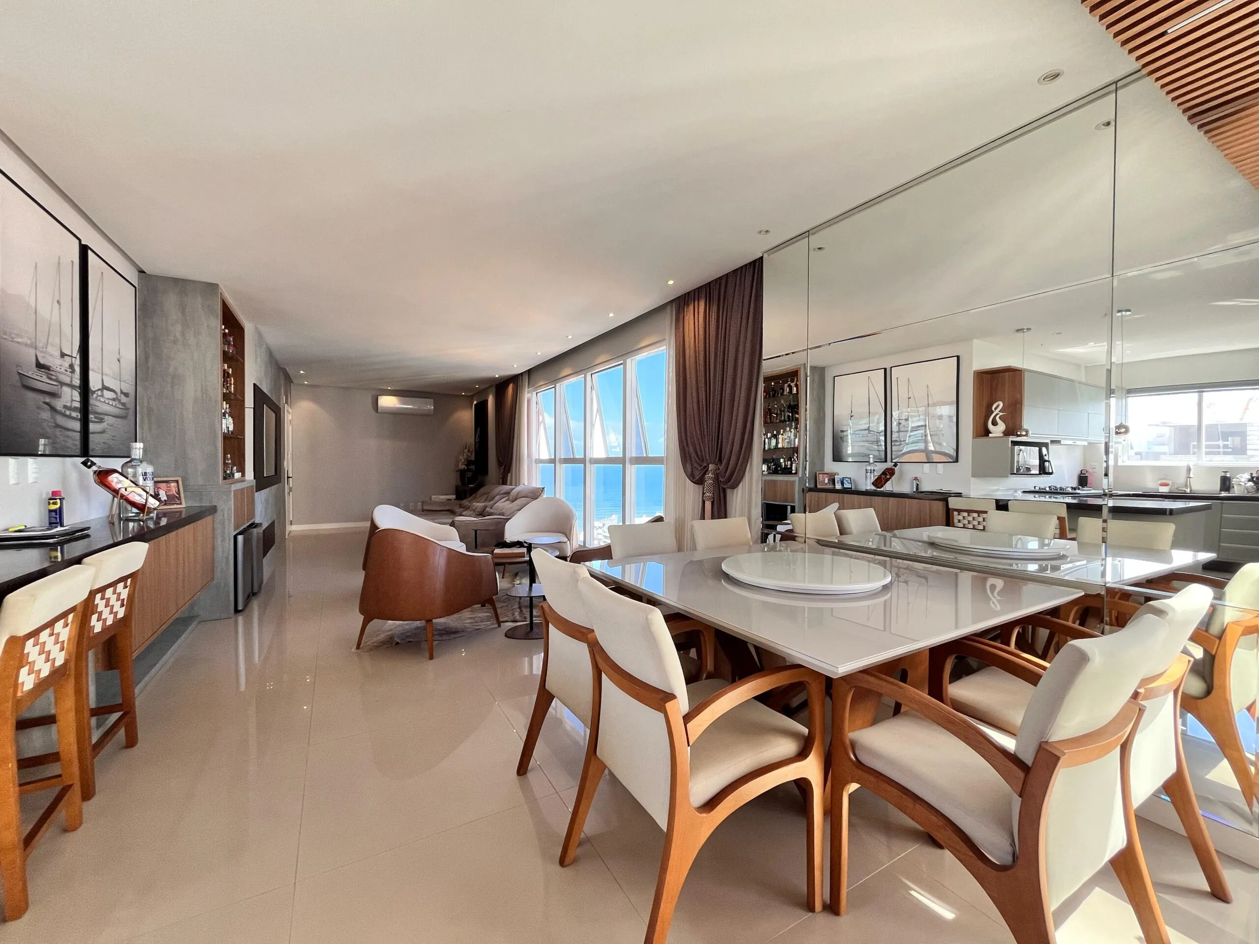 Imagem Apartamento com vista para o mar à venda com 148m2 por R$ 3.000.000,00