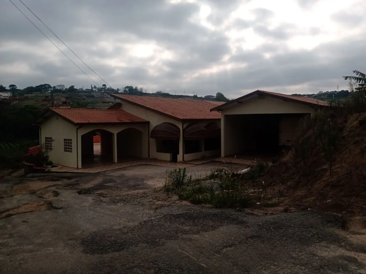 Imagem Chácara à venda 6 Quartos, 1 Suite, 15000M², Barreiro, Taubaté - SP