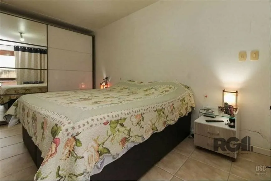 Imagem Casa de 285m² - 4 dormitórios, 4 vagas no bairro Bom Jesus