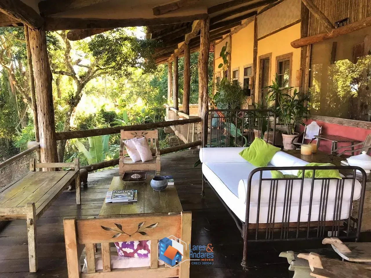 Imagem Casa Alto Padrão de frente para o Mar em Ilhabela, SP -