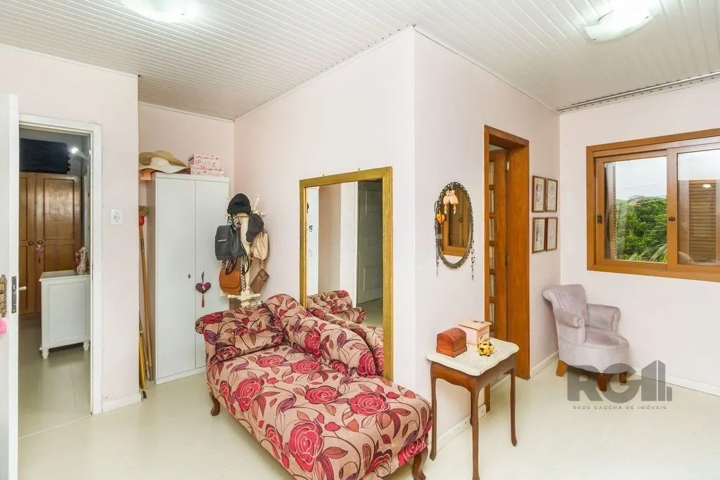 Imagem Casa 4 dormitórios no bairro Espírito Santo