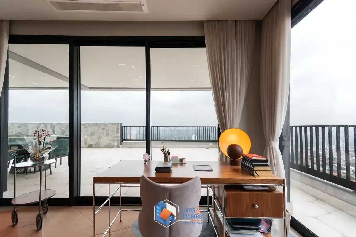Imagem Cobertura para venda em Vila Madalena com 3 quartos, sendo 3 suítes, 381m²