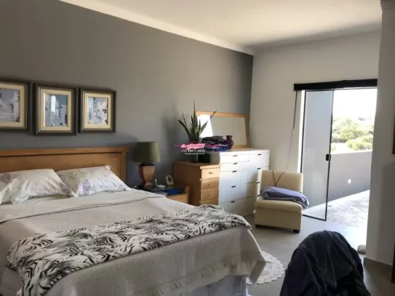 Imagem Casa com fino acabamento e com requinte charmoso e moderno