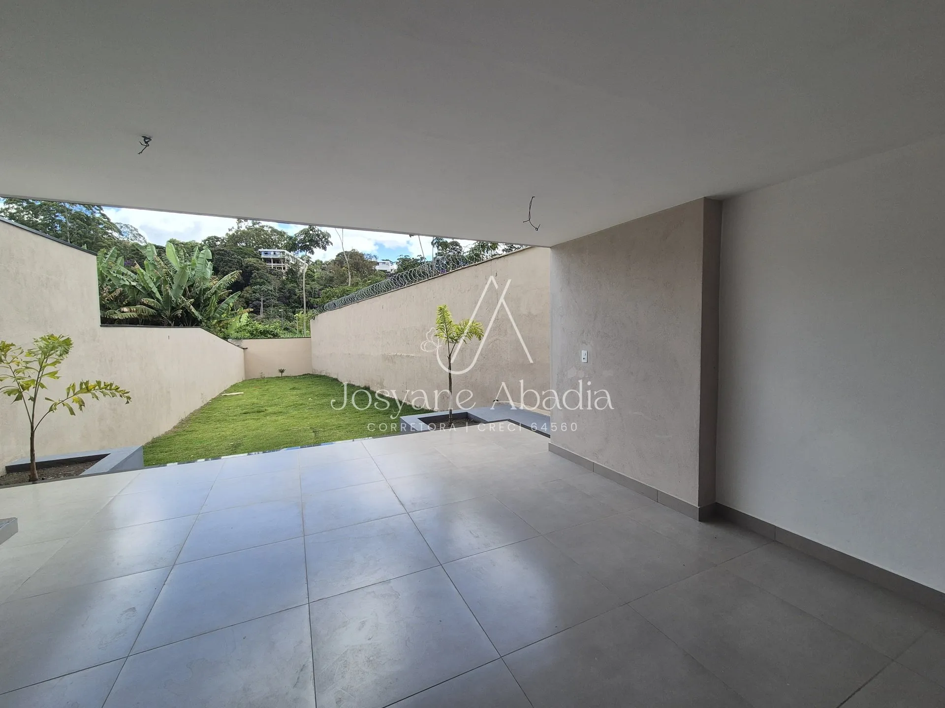 Imagem Casa Nova à Venda no Bairro Aeroporto em Juiz de Fora | 3 Quartos, Suíte e Alto Padrão