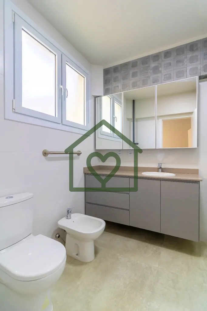 Imagem Encante-se por este apartamento garden de 171m² de área privativa, com móveis planejados de alta ...