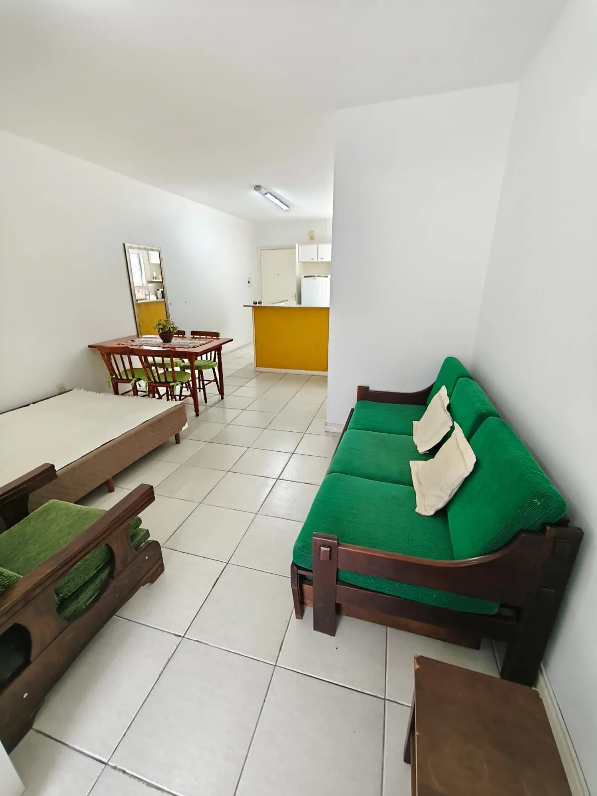 Imagem Apartamento Mobiliado 2 Dormitórios com Vaga Coberta, Centro, Capão da Canoa