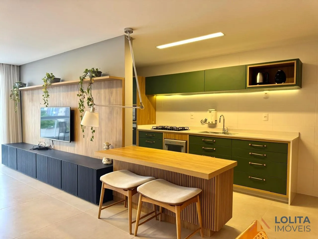 Imagem APARTAMENTO COM 3 QUARTOS SENDO 1 SUÍTE À VENDA NO BAIRRO AGRONÔMICA - FLORIANÓPOLIS/SC