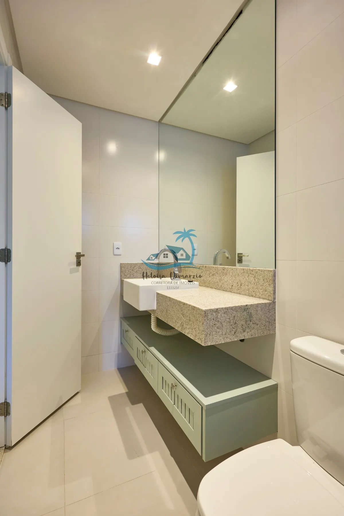 Imagem Apartamento de alto padrão à venda a 70m do mar na Praia da Enseada em Ubatuba