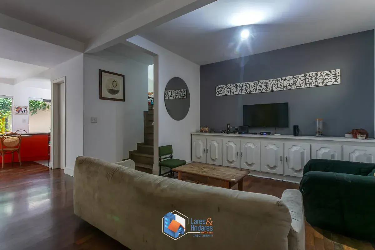 Imagem Sobrado para venda em Campo Belo com 3 quartos, sendo 1 suíte, 179m²
