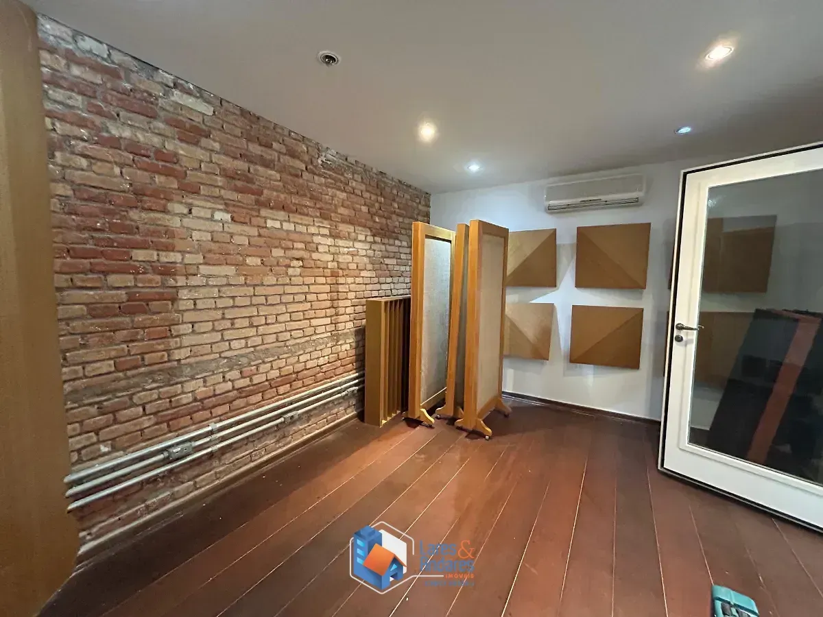 Imagem Casa para venda em Vila Mariana com 3 quartos, 200m²