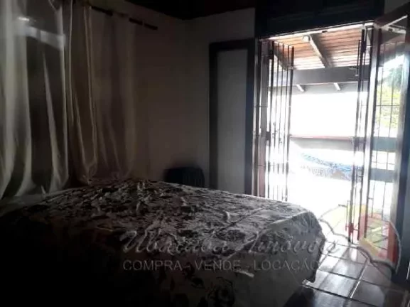 Imagem Belo sobrado de esquina no Itaguá!