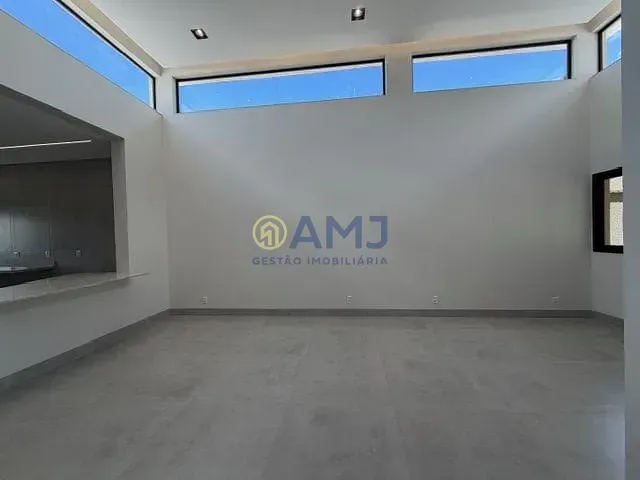 Imagem CASA TÉRREA À VENDA | COND. VALE VERDE
