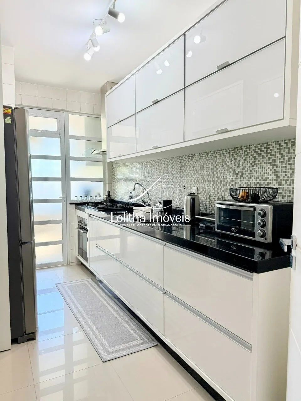 Imagem APARTAMENTO À VENDA COM 3 QUARTOS, SENDO 1 SUÍTE, EM COQUEIROS, FLORIANÓPOLIS/SC
