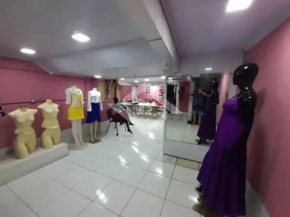 Imagem Casa dúplex com 3 quartos e 240m² em condomínio – Campo Grande RJ